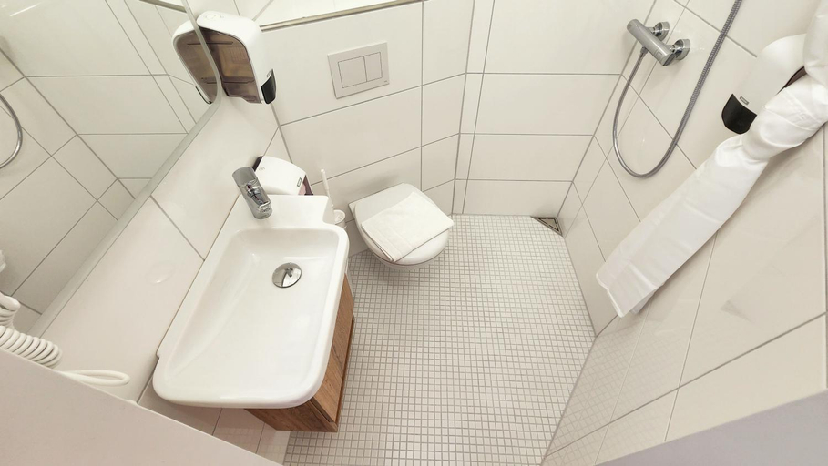 Bathroom 4, Aparthotel BL, Bremen