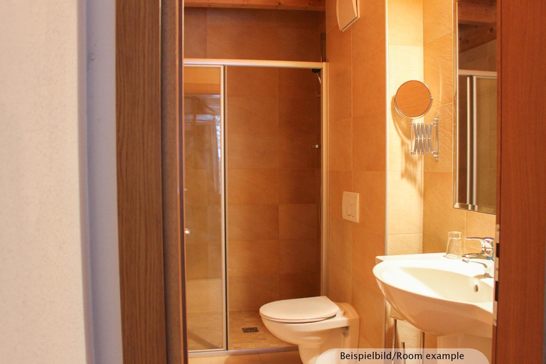 Bathroom 2, Sporthotel Shanti, Landeck