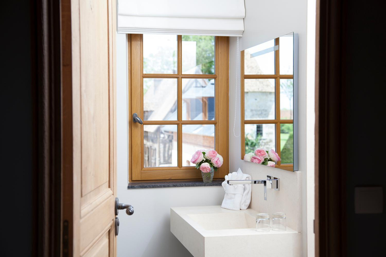 Bathroom 4, Manoir de Surville Hotel & Spa & Restaurant, Eure