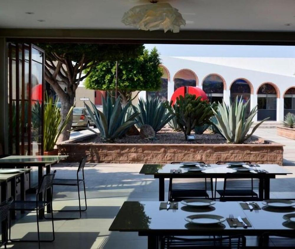 Food & Drinks 4, Kubo Hotel & Business Center, Allende