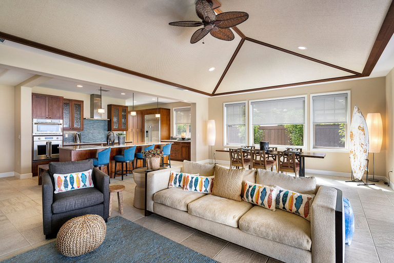 Living area 4, Unbelievable Ocean Front View w Pool - AC - Outdoor Seating!- Vrkcv, Hawaii