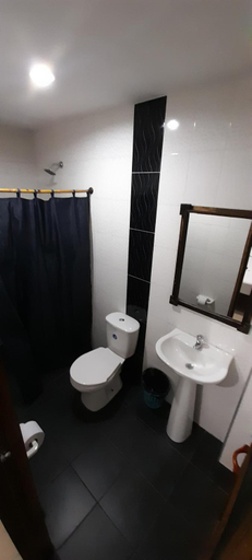 Bathroom 4, La Orquidea, San Sebastian de Mariquita
