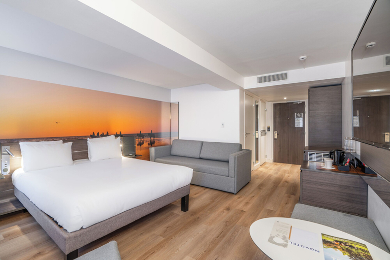 Bedroom 4, Novotel Deauville Plage, Calvados