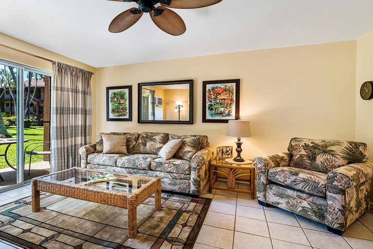 Living area 5, Desirable Ground Floor Unit - AC & Wifi - Concierge Included- Vrkcv, Hawaii