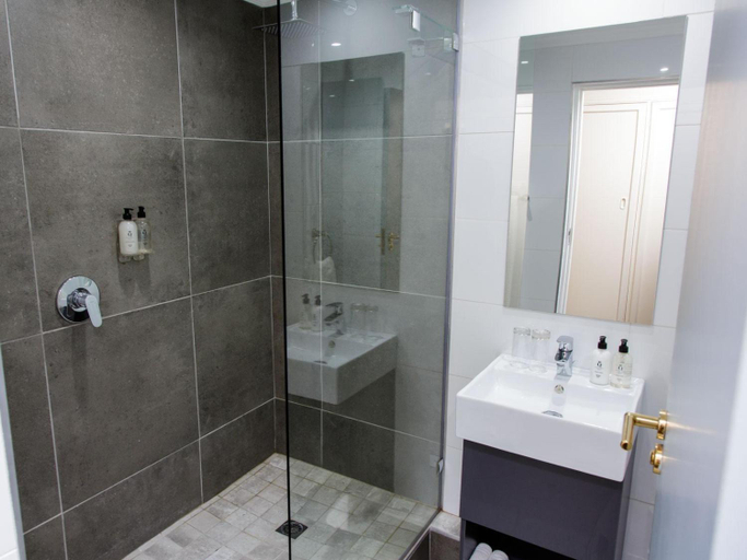 Bathroom 5, Queen’s Hotel By Bon Hotels, Eden