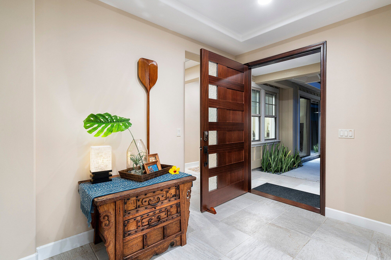 Interior 2, Unbelievable Ocean Front View w Pool - AC - Outdoor Seating!- Vrkcv, Hawaii