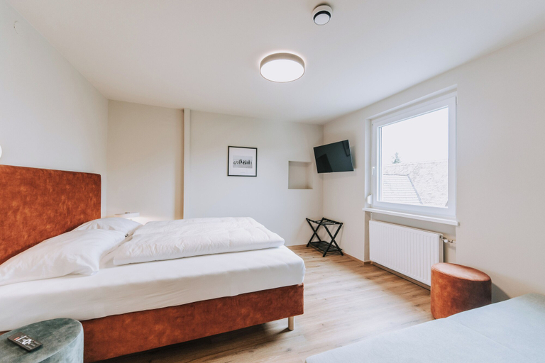 Bedroom 2, Velotique Hotel Angelika - Self-Check-in, Bregenz