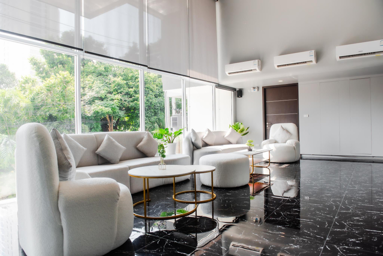 Public Area 2, The Rizin Hotel Phratamnak, Pattaya