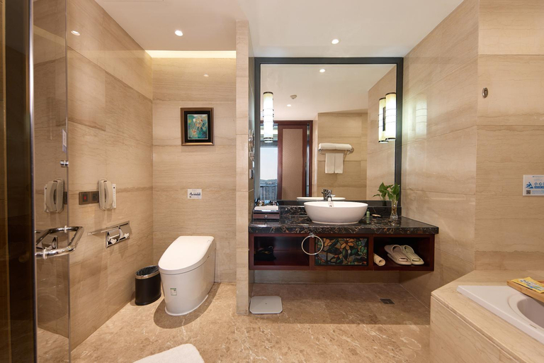 Bathroom 5, Wyndham Grand Plaza Royale Chenzhou, Chenzhou