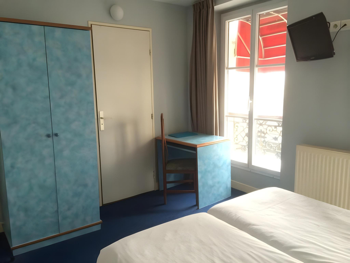Bedroom 2, Hotel Royal Mansart, Paris
