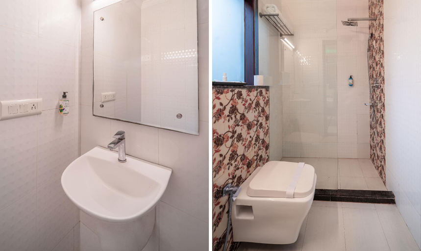 Bathroom 4, Treebo Marigold, Delhi