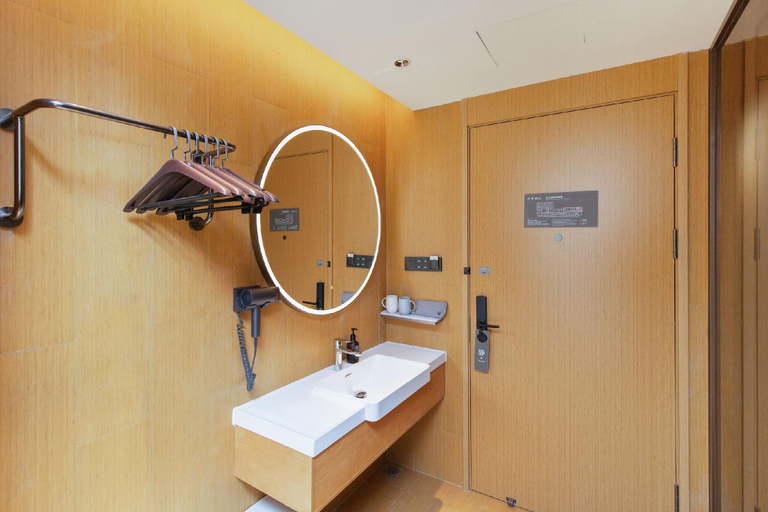Bathroom 3, Ji Hotel Jinan CBD Wanda City, Jinan