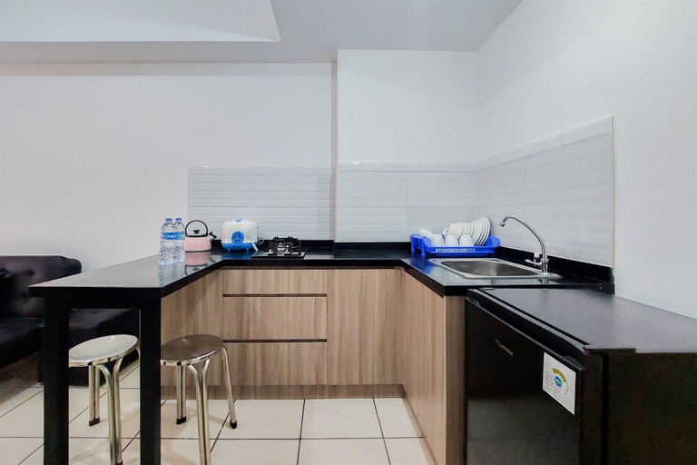 Private kitchen 3, Comfort Living And Homey 2Br Apartment M-Town Residence, Tangerang