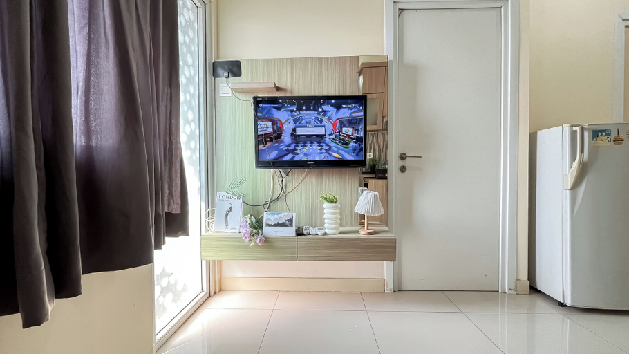 Living area 5, 2Br Apartment Direct Access To Mall At Green Pramuka City, Jakarta Pusat