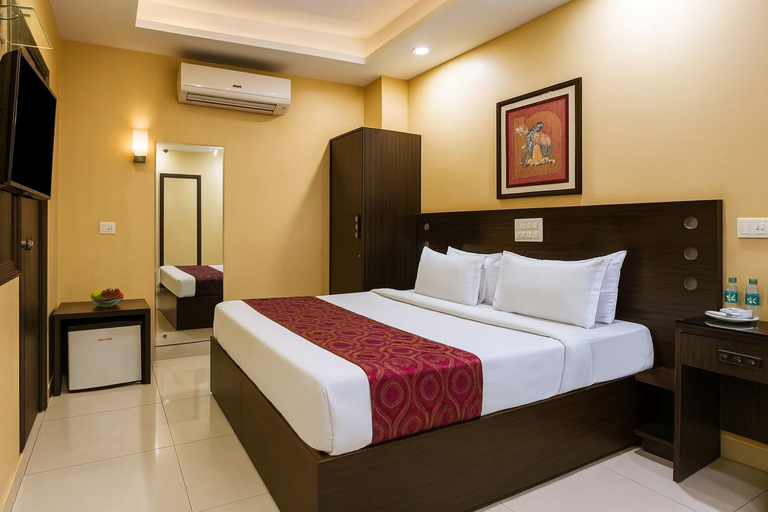 Bedroom 3, Hotel Amby Inn by Quadis - Lajpat Nagar, Delhi
