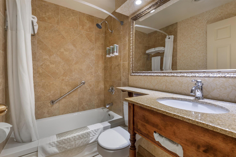 Bathroom 5, Best Western Parkway Inn & Conference Centre, Stormont, Dundas and Glengarry