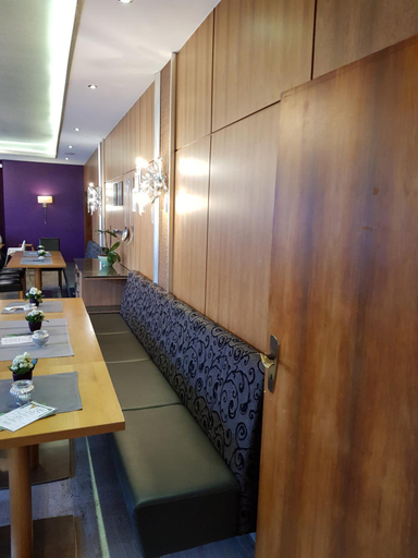 Others 4, Hotel "Zum Moseltal", Trier-Saarburg