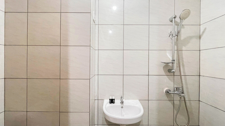 Others 5, Standard Studio (No Kitchen) At Bandaraya - Tallasa City Makassar Apartment, Makassar