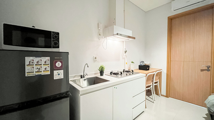 Private kitchen 5, Modern 1Br At Samara Suites Apartment, Jakarta Selatan