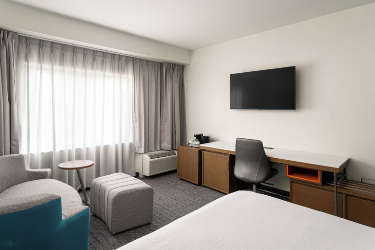 Bedroom 4, Courtyard by Marriott Brunswick, Glynn