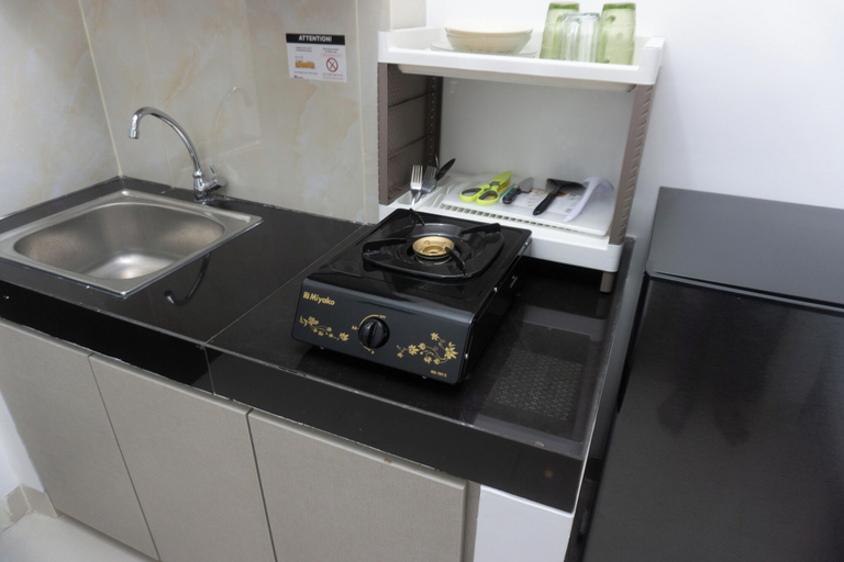 Private kitchen 2, Fully Furnished And Simply Studio At Serpong Garden Apartment, Tangerang