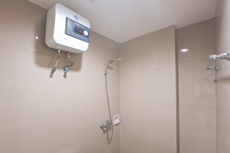 Bathroom 2, Modern Minimalist Look 1Br Apartment At Tree Park City Bsd, Tangerang