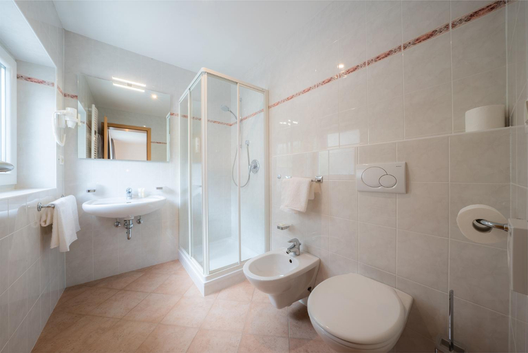 Bathroom 4, Hotel Monte44, Bolzano