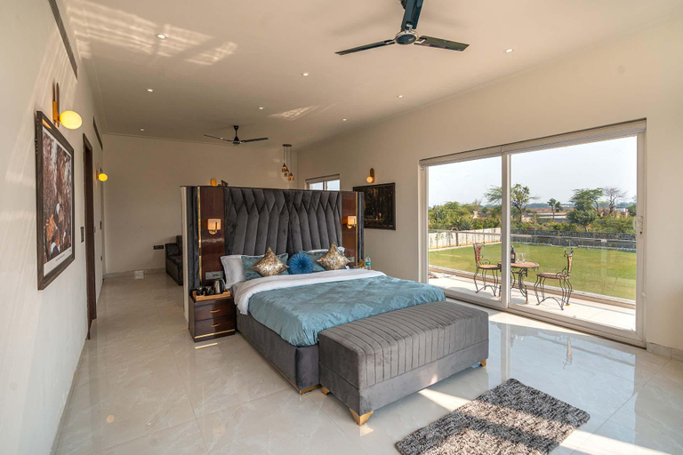 Bedroom 3, StayVista at The Francolin Farm with Pool &Jacuzzi, Gurgaon
