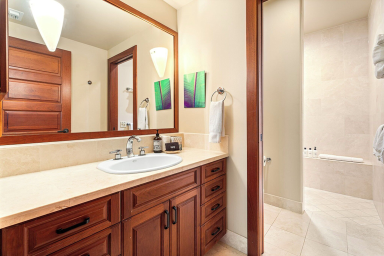 Bathroom 2, Family-friendly & Romantic Getaway - Beach Club Access- Vrkcv, Hawaii