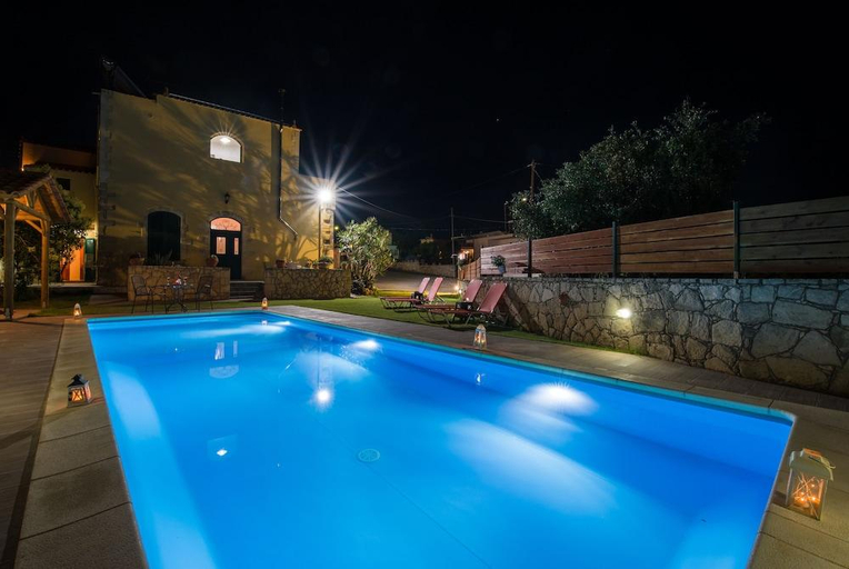 Others 5, Skandalis Traditional Suites, Crete
