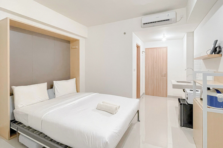 Interior 5, Minimalist Studio (No Kitchen) Near Unhas Bandaraya - Tallasa City Makassar Apartment, Makassar