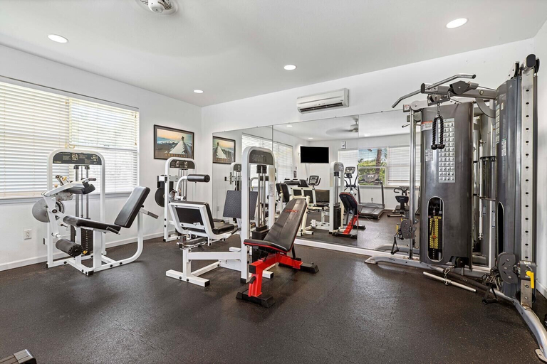 Fitness facility 4, Luxurious View Corner Townhome - Great Views - VIP Beach Pass - Vrkcv, Hawaii