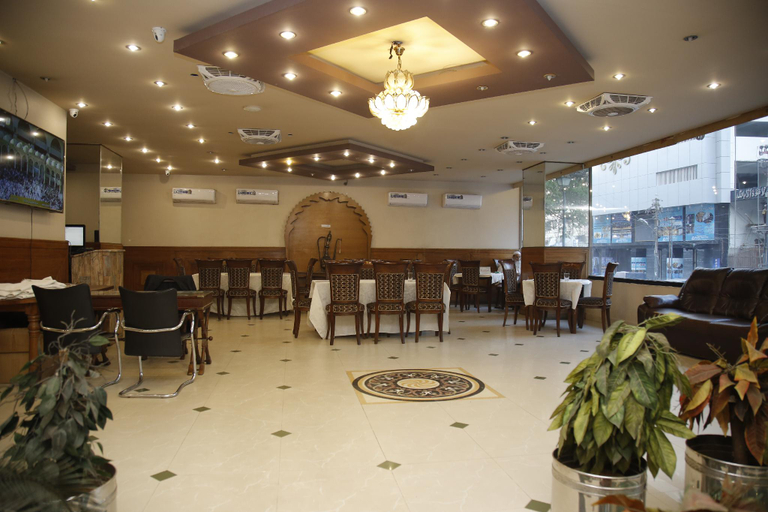 Food & Drinks 5, Hotel Al Harmain Tower, Karachi