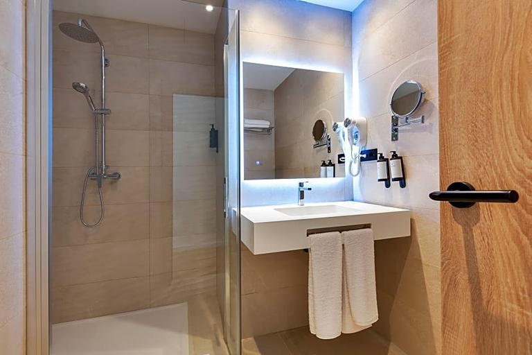 Bathroom 3, Tropico Playa, Baleares
