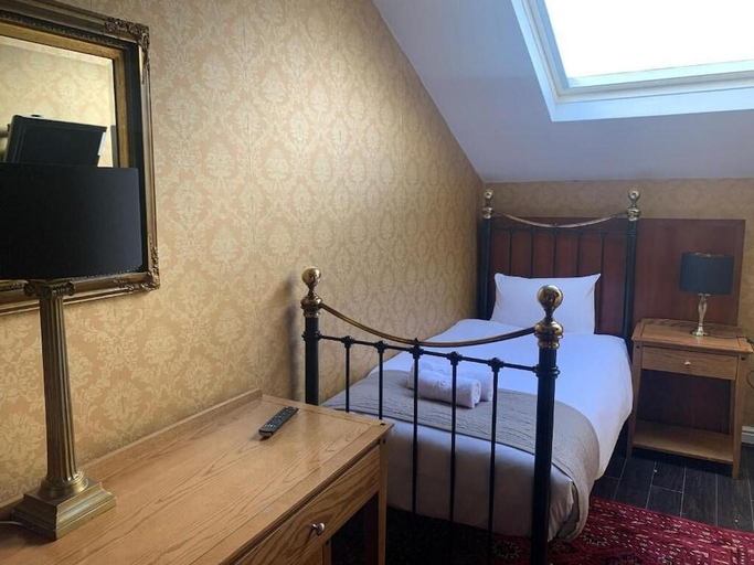 Bedroom 3, Beech Mount Hotel and Arthur's Restaurant, Sefton