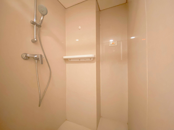 Bathroom 5, Strategic And Homey Studio At Marquis De Lafayette Apartment, Semarang