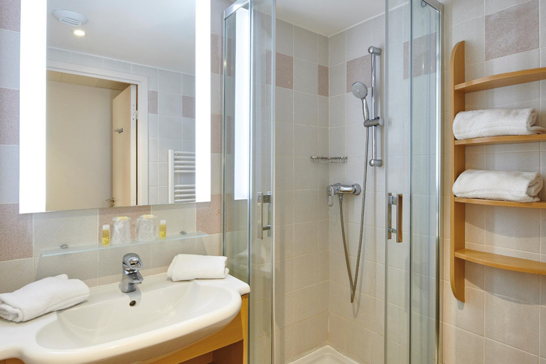 Bathroom 3, Hotel Vacances Bleues Delcloy, Alpes-Maritimes