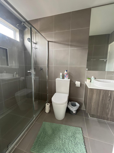 Bathroom, Luxarious room stay- 25 min to Melbourne Airport and next to Hume Freeway, Whittlesea - North