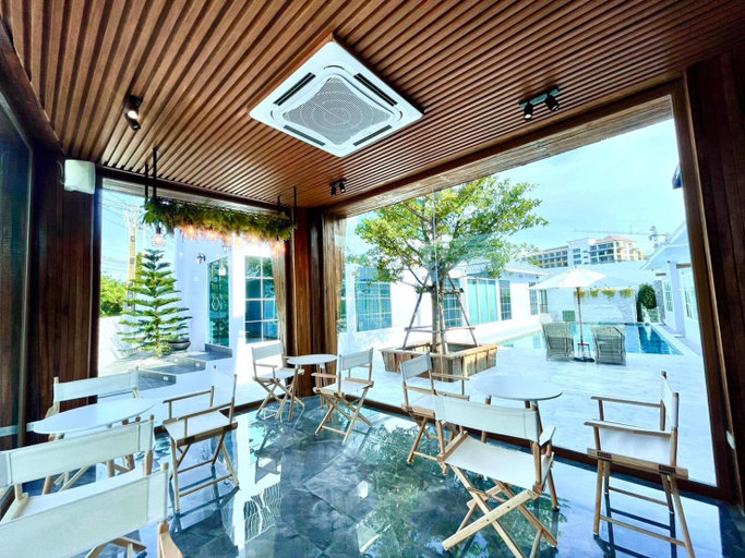 Public Area 3, Skeyndor Health & Resort, Sattahip