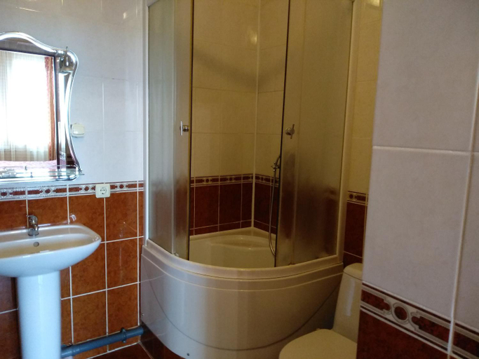Bathroom 3, У КоТа, Vinnyts'ka