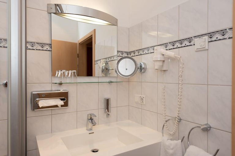 Bathroom 4, Hotel Europa, Görlitz
