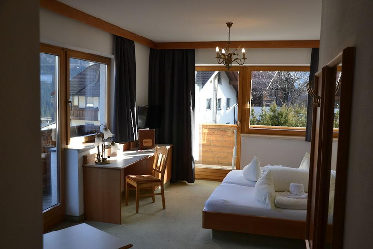 Bedroom 3, Hotel Alpina nature-wellness, Imst