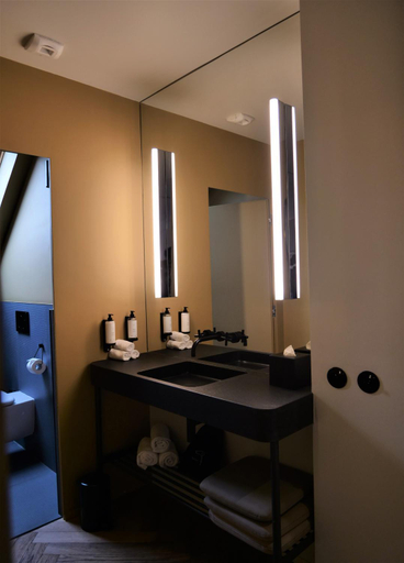 Bathroom 4, Hotel National Des Arts Et Metiers, Paris