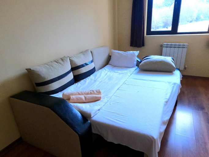 Bedroom 2, Rusaliite Adventure House, Razlog