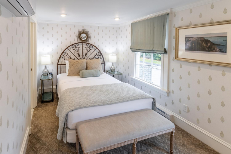 Bedroom 1, Adele Turner Inn, Newport