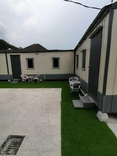 Exterior view 3, Haimara staycation, 1 house & 3 cabin with pool hulu langat, for small event, Hulu Langat