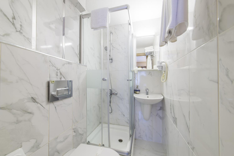 Bathroom 4, Hotel Naz Wooden House Inn, Fatih