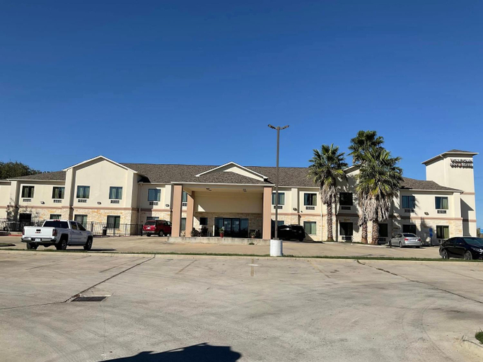 Exterior & Views, Quality Inn & Suites, Dewitt