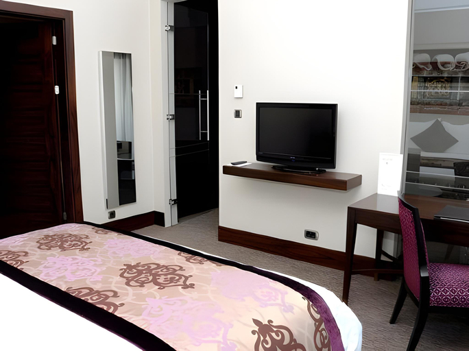 Bedroom 3, Hotel Celik Palace Convention Center Thermal Spa, Osmangazi