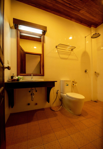 Bathroom 5, Treasure Hotel Laos, Luang Prabang